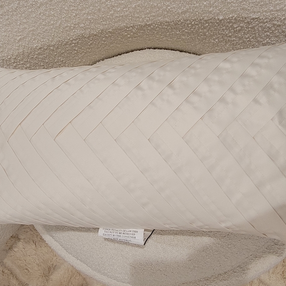 Fieldcrest Luxury Toss Pillow - Picture 6 of 6